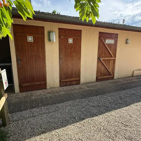Camping La Caravane Belleverte Bellegarde (Gers)